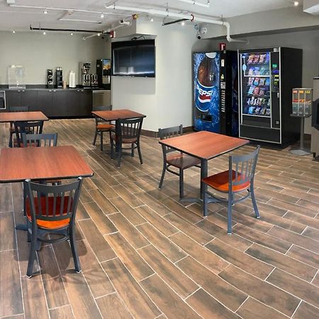 2Nd Street Inn & Suites Rochester Bagian luar foto