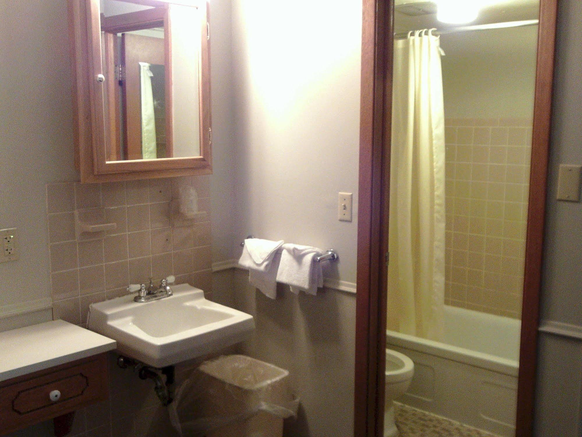 2Nd Street Inn & Suites Rochester Bagian luar foto